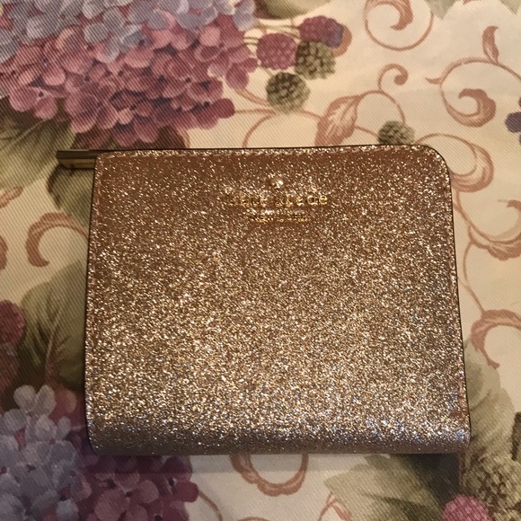 🌟KATE SPADE WALLET NWT 🎉HOST PICK - Picture 13 of 16